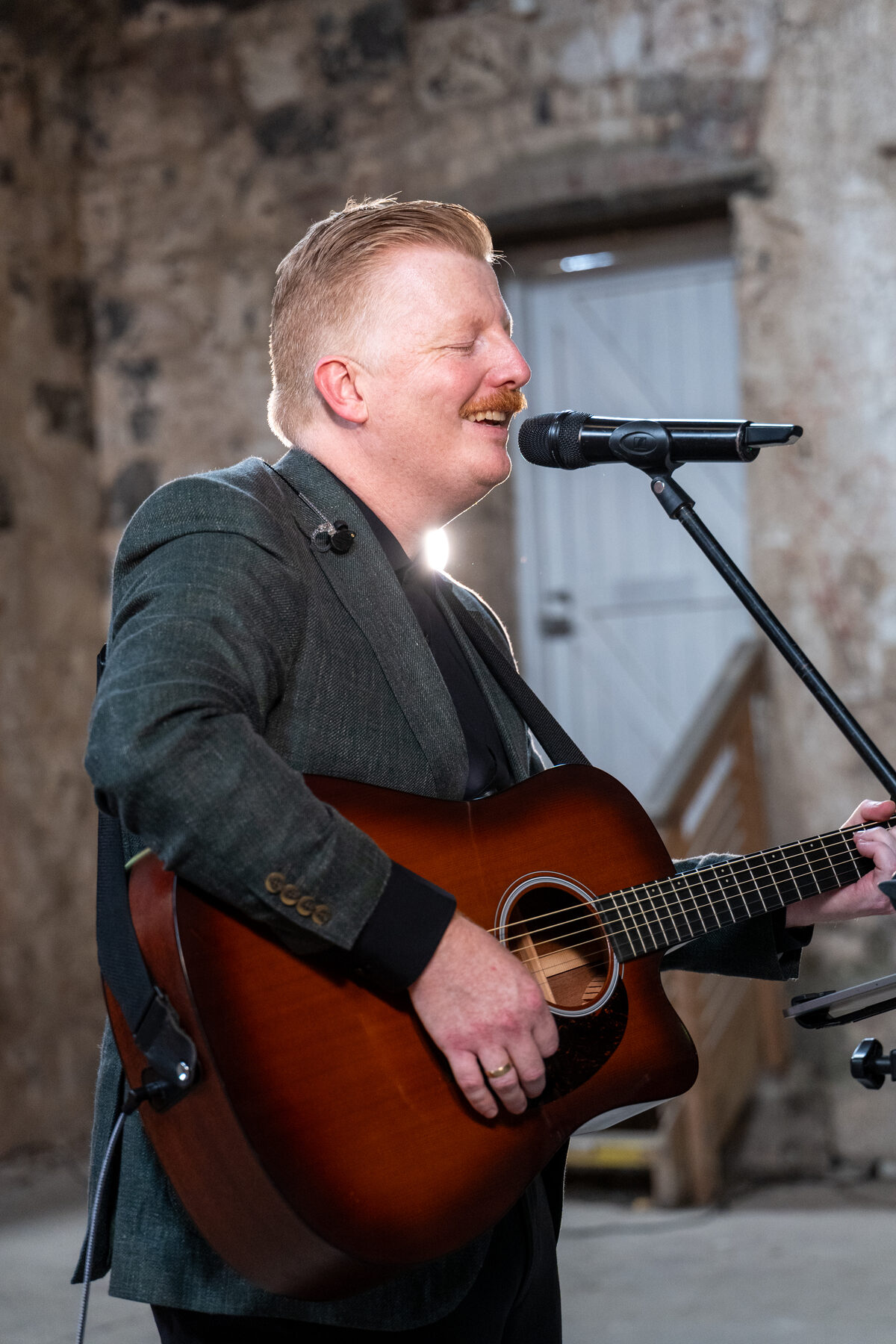 Alternative wedding celebrant performing ceremony